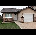 2 Bedroom 2Bathroom With Attached Car Garage With A Fenced Yard