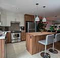Condo Spacieux 4 1/2 Sur 2 Étages , Électros Inclus