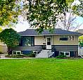 Bright South Side Home - Close To Henderson Lake