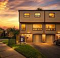 4 Bed Townhome End Unit, Ravine Backyard In Bowmanville/on