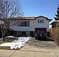 Bright Raised One-Bedroom Suite – Great Location