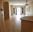 Spacious And Bright 2 Bedroom, 2 Full Bathroom Main Floor