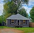 Cottage Style One Bedroom Lake St.