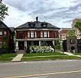 Spacious 2-bedroom + Den In Victorian Heritage Building