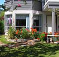 Students: Steps To Uvic Large 1 Bedroom Garden  Apartment