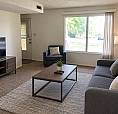 Comfortable 2-Bedroom Upper Suite In Varsity Village