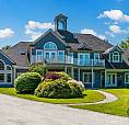 Beautiful Two Level Condo In Hubbards