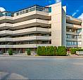 One Bedroom Apartment Next To Seawall