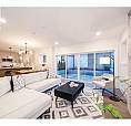 1 2735 W 8Th Avenue Vancouver, British Columbia