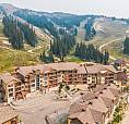 Ski-In, Ski-Out From The Aspens! Luxury Big White Condo