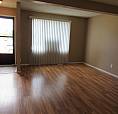 Bright And Spacious Family Friendly Townhouse With Fenced Yard