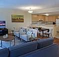 Beautiful 2 Bedroom Across From Public Gardens