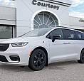 2024 Chrysler Pacifica Hybrid Premium S Appearance | Clean
