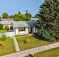3bdrm 2bth Bungalow Situated On A Subdivadable Lot!