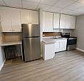 2 Bedroom + Den, 1 Bath Unit – 411 Simpson St – $1,700/month