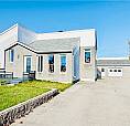 Beautiful 3 Bedroom House With Triple Detached Garage