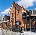 Discover Urban Living In This 3-Bed Bi-Level Apartment!