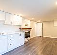 **Charming** Bachelor Plus Den Unit In Welland!!