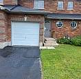 3 Bedroom Barrie T/h--flexible Move In--newly Renovated-- $2,395