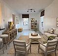 Bright 2-bedroom Apartment With Private Rooftop Deck!!!