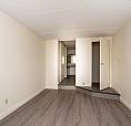 1 Bedroom + Den Premium - 4040 Gordon Rd. *Renovated Suite*