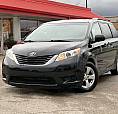 2017 Toyota Sienna Le 8 Passenger No Accidents ! One Owner !