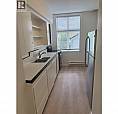 102 3371 Chesterfield Avenue North Vancouver, British Columbia