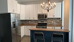 3 Bedroom Apartment Walking Distance To Queens