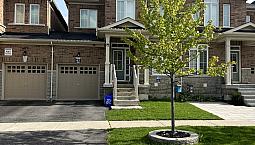 Townhouse For Rent In Oakridges, Bathurst And King 