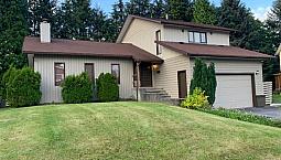 Spacious 6 Bedrooms - 3.5 Bathrooms House For Rent (Avail Aug 1)