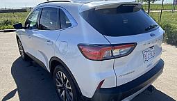 2020 Ford Escape Titanium Awd Like New