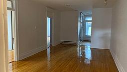 Immense Appartement – Grande Terrasse PrivÉe – MÉtro Jean-talon