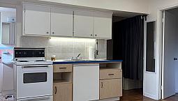 Ndg, 2 1/2 $950 2058 Grand Boulevard, Ground Floor