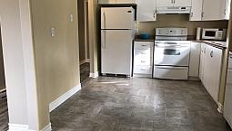  Bright, Updated ‪2 Bedroom Apartment In St.‬ Phillips 