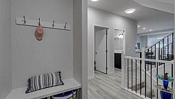 5+0 Beds House For Rent (Sw Calgary)