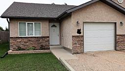 2 Bedroom 2Bathroom With Attached Car Garage With A Fenced Yard