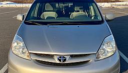 Toyota Sienna 