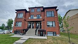 Triplex A St. Rose A Vendre (avec Revenue)