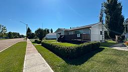 Daysland Bungalow Dbl. Lot ,Rv Parking,Fenced,Park View,Must See