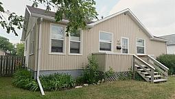 Spacious 3 Bedroom+Den Fort Garry Home For Rent