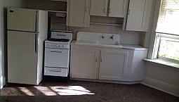 Larger 1br Upfloor Suite C/w All Utilities @ East Side Downtown