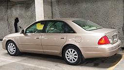 Toyota Avalon Xls 2000.  Very  Clean