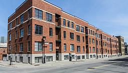 Superbe Condo Au Centre-Ville À Louer