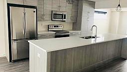 3 Bedroom Townhome Condo Double Garage 