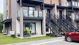 Spacious 3-bedroom Corner Unit–5 Appliances, Aylmer-5 Min Ottawa