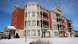 Dix30 Rem, 3 1/2 Condo Style Loft, Brossard
