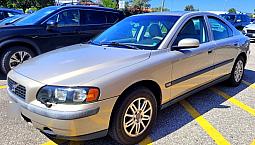 2004 Volvo S60 W/ Pioneer 7