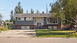 Five Bedroom Raymond Home For Sale!