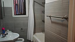 Renovated Bathroom Large 3 ½ W/one Bedroom In Cdn. Available Nov