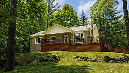 Bungalow | 4.41 Acres Boisés / Wooded | Privacy / Intimité